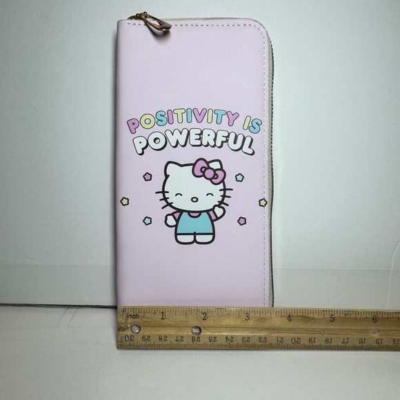Hello Kitty Positivity Wallet - Picture 2 of 7